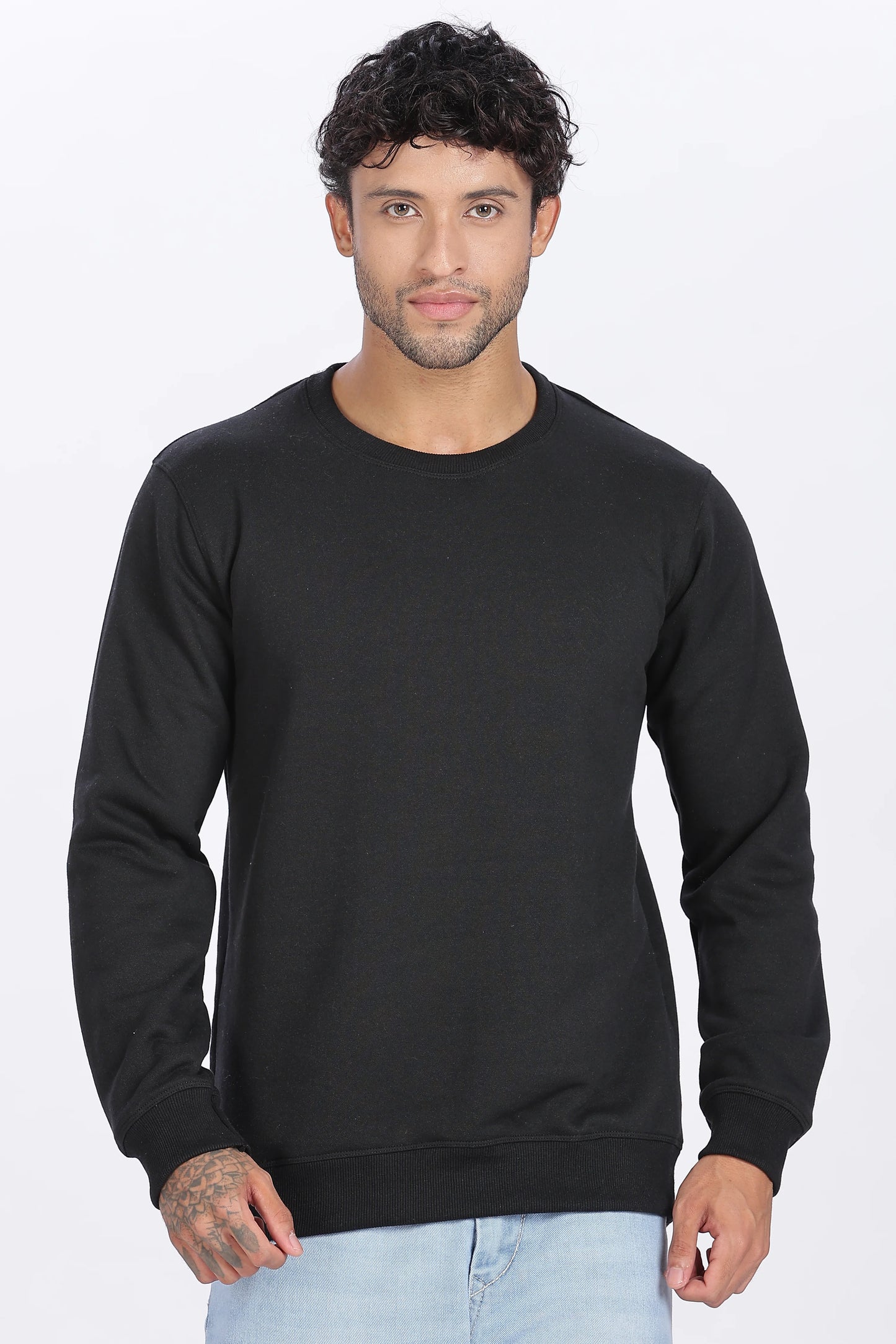 Black Sweatshirt Minimal Style & Everyday Comfort