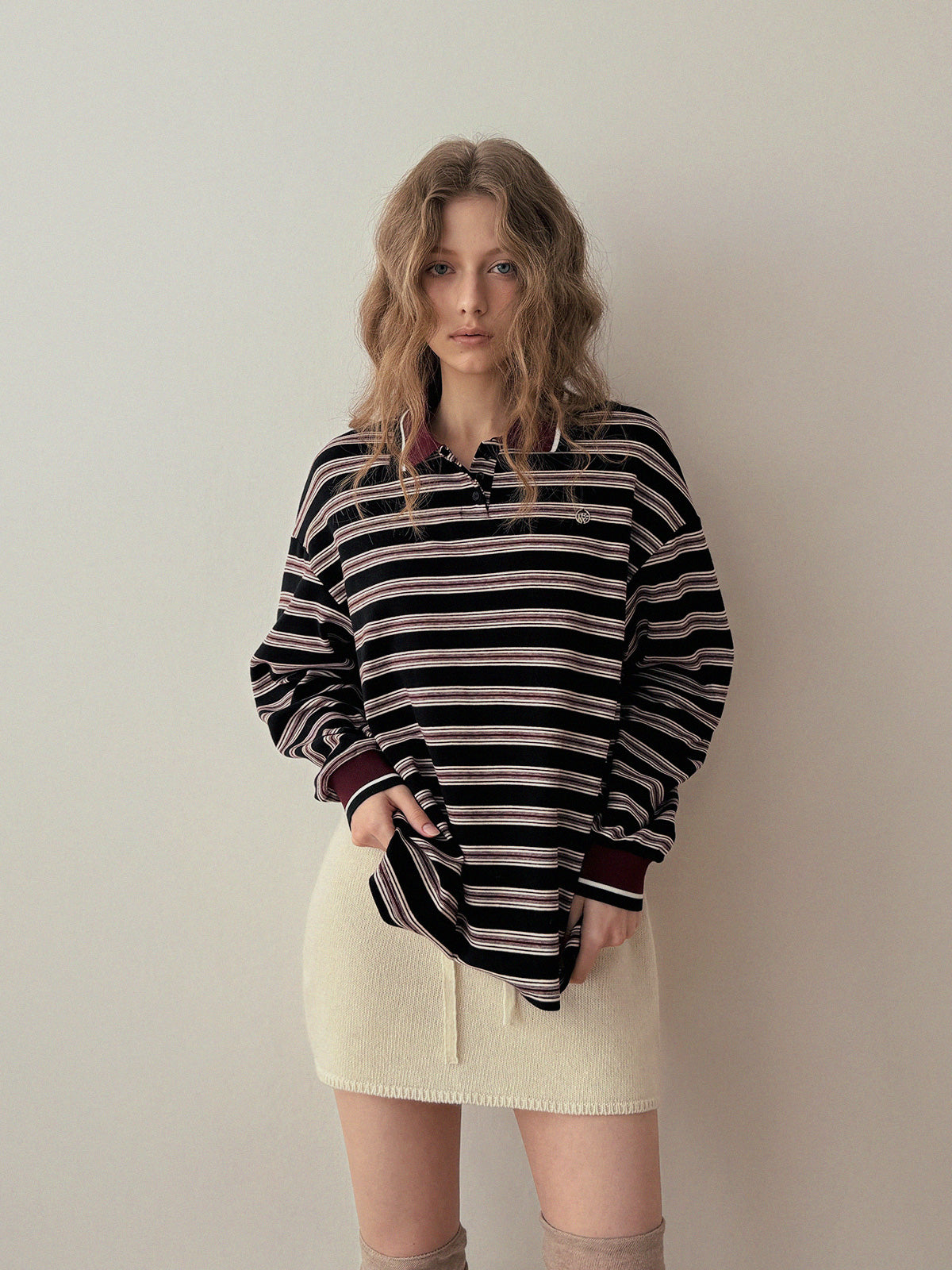 تي شيرت جولين رجبي بأكمام طويلة وياقة