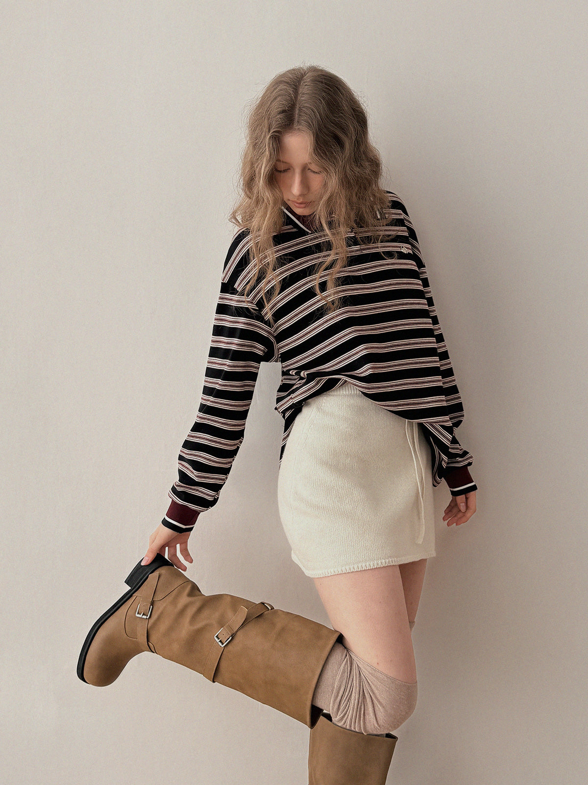 تي شيرت جولين رجبي بأكمام طويلة وياقة