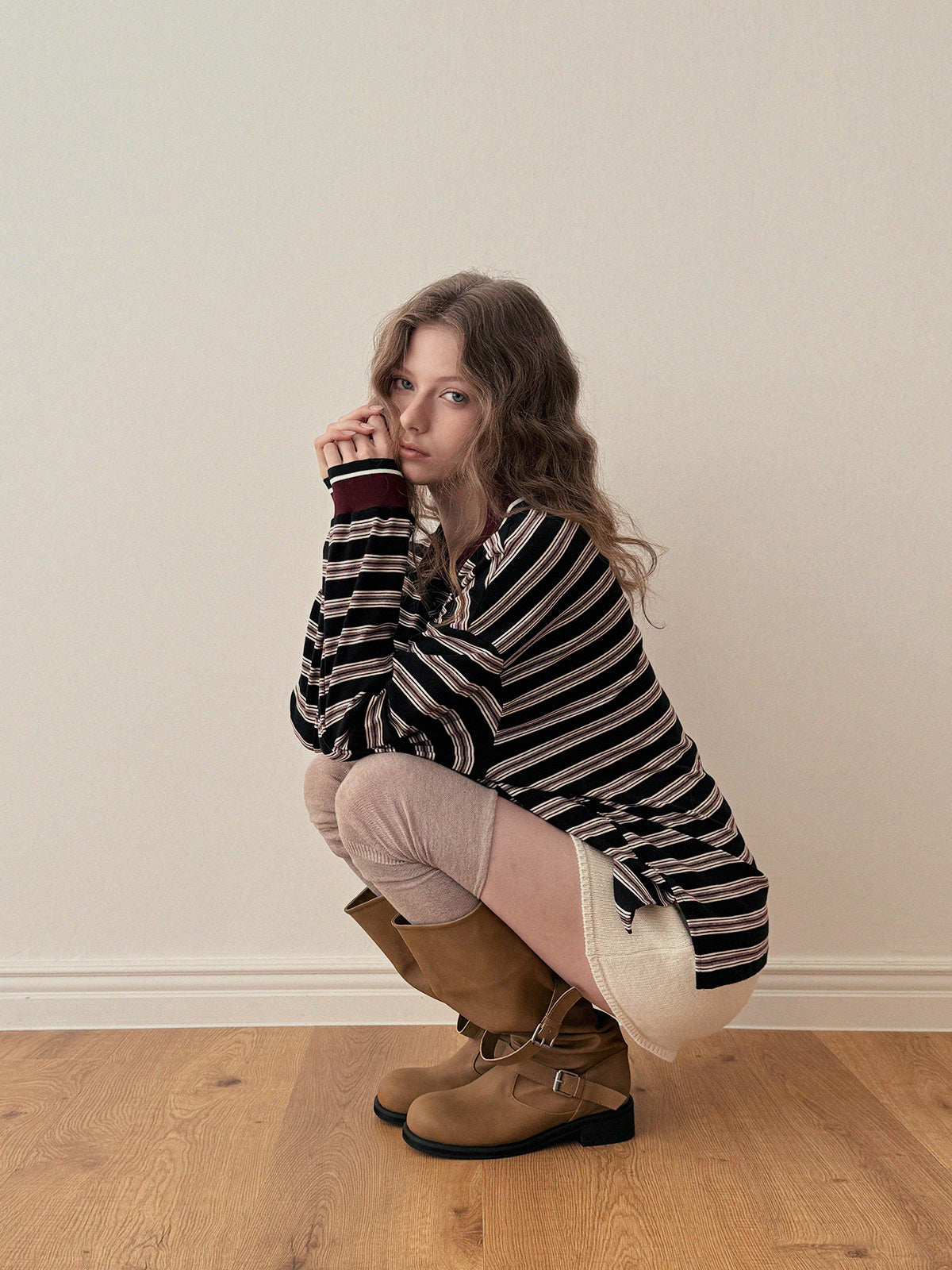 تي شيرت جولين رجبي بأكمام طويلة وياقة