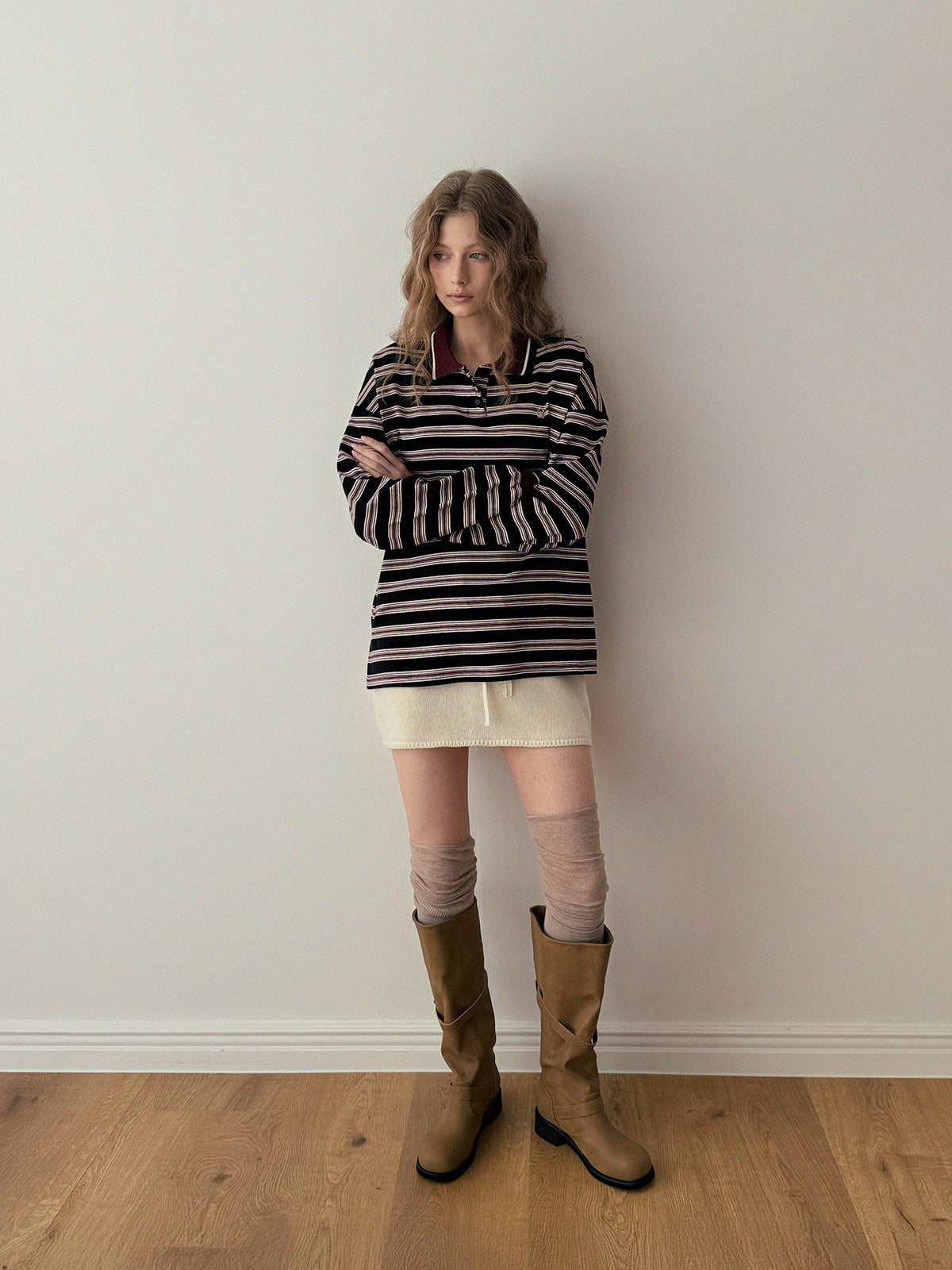 تي شيرت جولين رجبي بأكمام طويلة وياقة